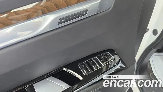 Cadillac Escalade 2025 — Photo 27/33