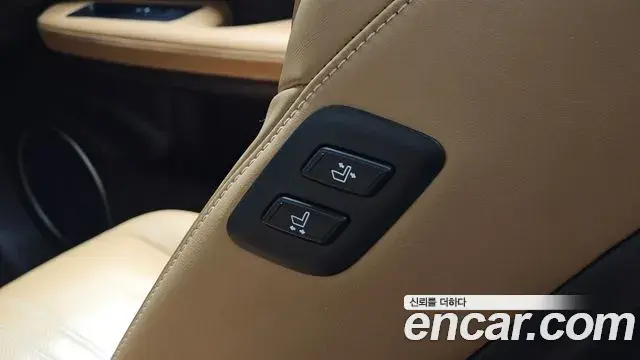 Lexus RX450h 2018 — ფოტო 13/37