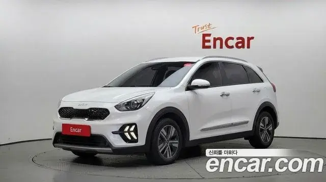Kia Niro 2021 — Фото 1/20