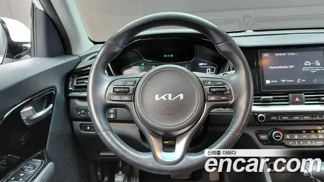 Kia Niro 2021 — Фото 15/20