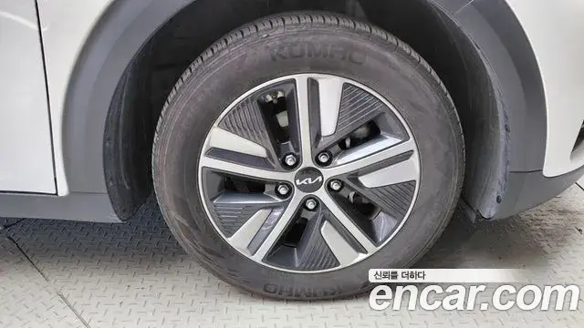 Kia Niro 2021 — Photo 15/30