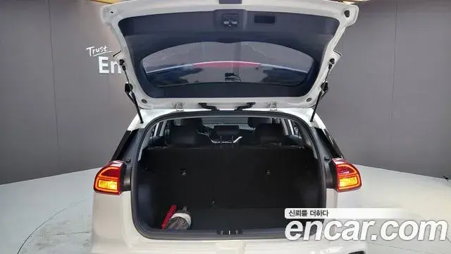 Kia Niro 2021 — Photo 24/30