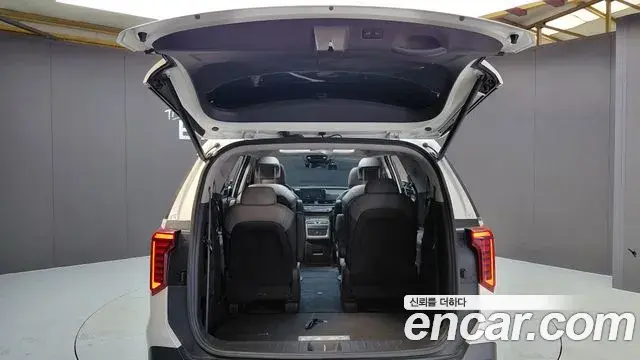 Kia Carnival 2024 — Photo 21/30