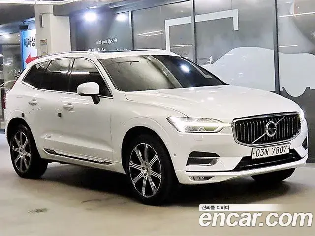 Volvo XC60 2019 — Фото 9/20