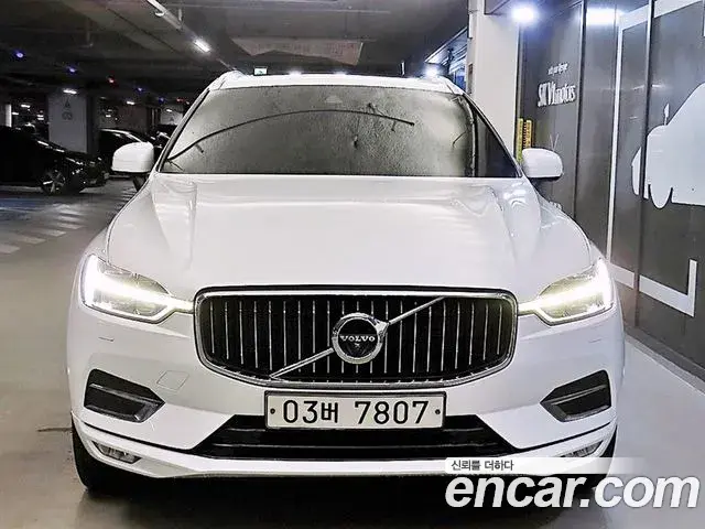 Volvo XC60 2019 — Фото 1/20