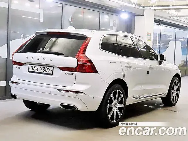 Volvo XC60 2019 — Фото 3/20