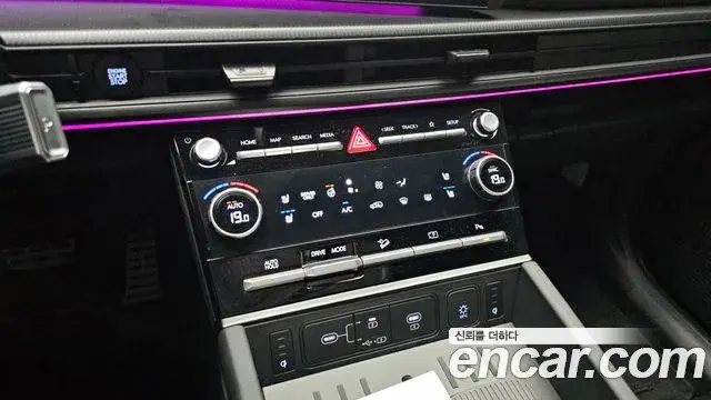 Hyundai Santa Fe 2026 — Photo 17/20