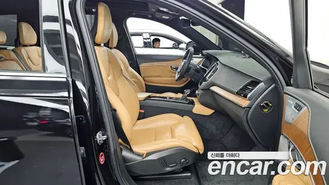 Volvo XC90 2018 — Фото 11/20