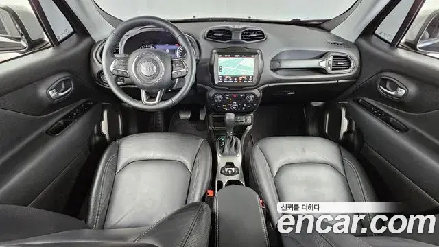 Jeep Renegade 2022 — ფოტო 16/20