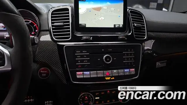 Mercedes-Benz GLE-Class 2019 — Фото 14/20