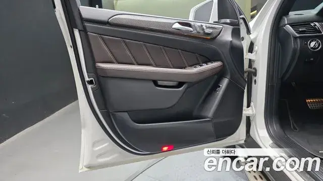 Mercedes-Benz GLE-Class 2019 — Şəkil 4/33