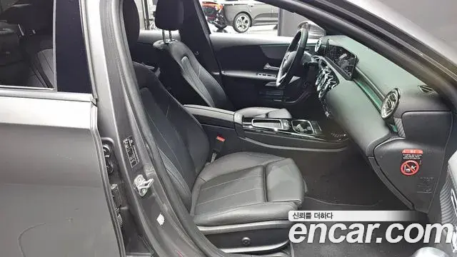 Mercedes-Benz A-Class 2025 — Фото 10/20