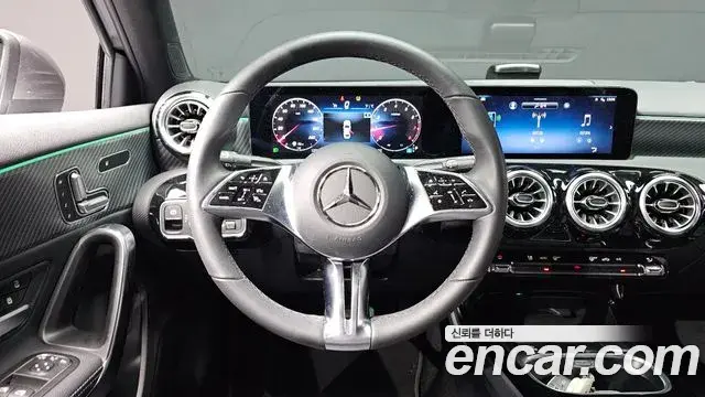 Mercedes-Benz A-Class 2025 — Фото 13/20