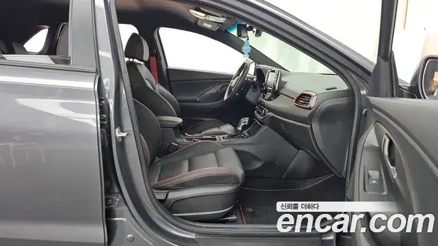 Hyundai i30 2019 — Фото 11/20