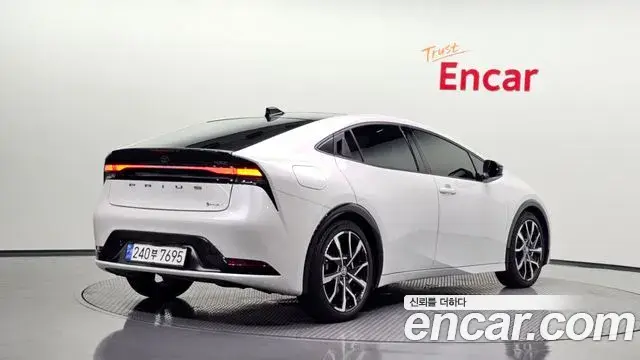 Toyota Prius 2024 — Şəkil 30/30