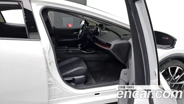Toyota Prius 2024 — Şəkil 14/30