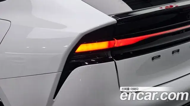 Toyota Prius 2024 — Şəkil 11/30