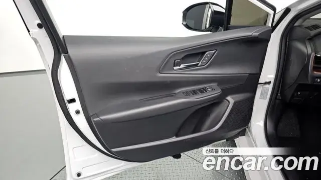 Toyota Prius 2024 — Şəkil 12/30