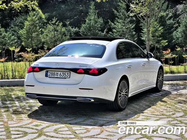 Mercedes-Benz E-Class 2026 — Photo 1/20