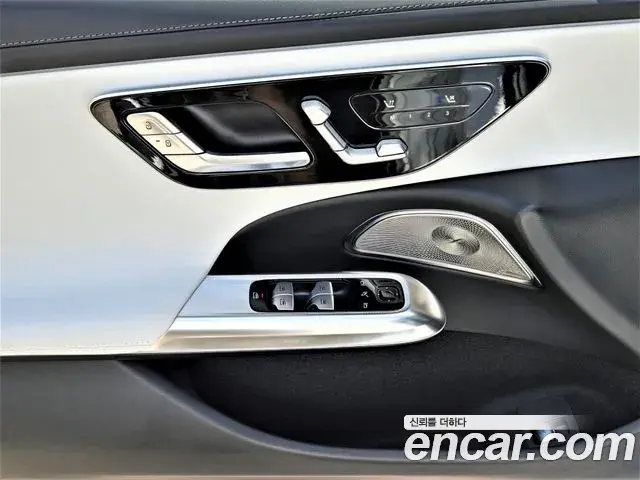 Mercedes-Benz E-Class 2026 — Photo 11/20