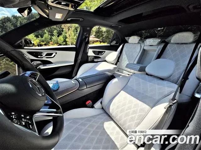 Mercedes-Benz E-Class 2026 — Photo 18/20