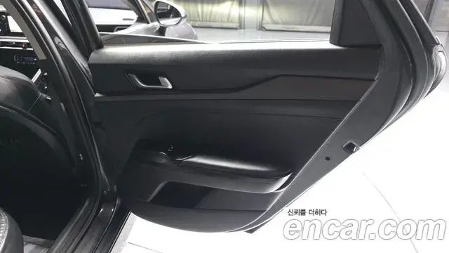Kia K5 2021 — Şəkil 13/30