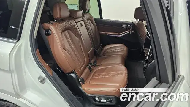 BMW X7 2020 — Фото 11/20
