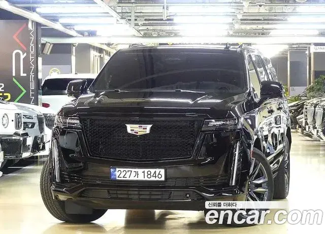 Cadillac Escalade 2023 — Photo 2/20