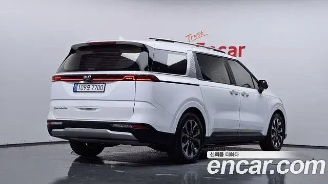 Kia Carnival 2021 — Photo 2/20