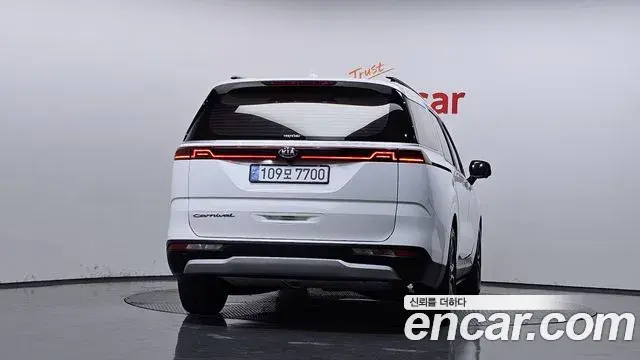 Kia Carnival 2021 — Photo 4/20