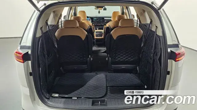 Kia Carnival 2021 — Photo 19/20