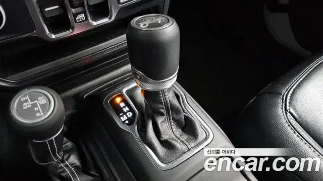 Jeep Wrangler 2019 — Фото 9/20