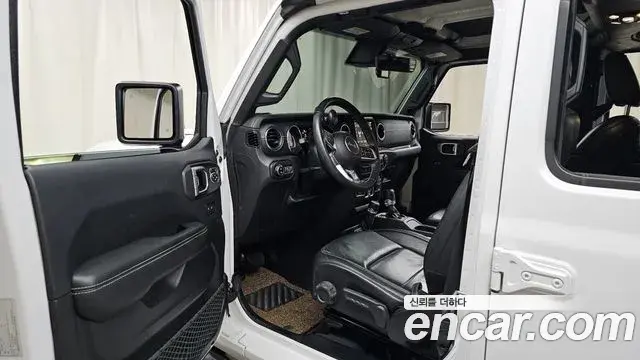 Jeep Wrangler 2019 — Фото 10/20