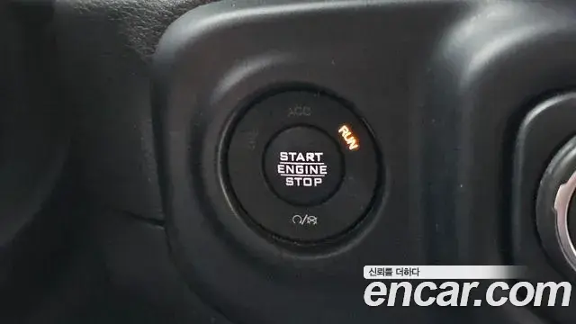 Jeep Wrangler 2019 — Фото 17/20