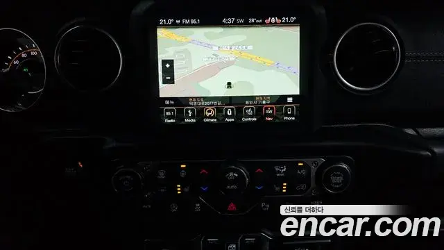 Jeep Wrangler 2019 — Фото 18/20