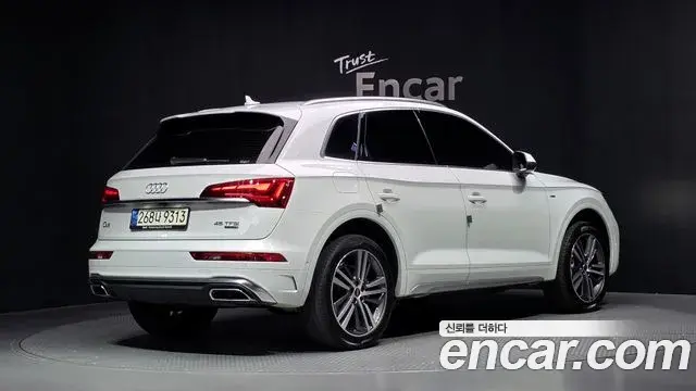 Audi Q5 2021 — Фото 2/20
