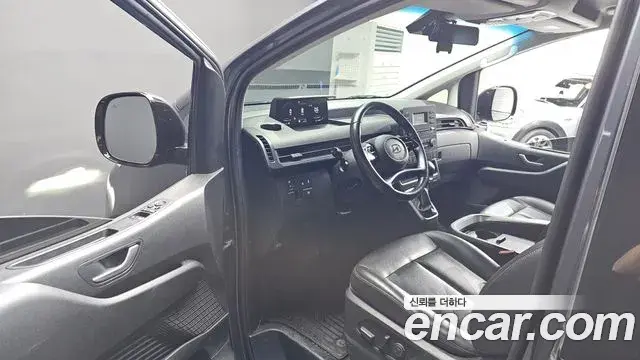 Hyundai Staria 2021 — Photo 10/20