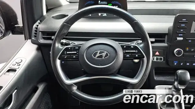 Hyundai Staria 2021 — Photo 12/20