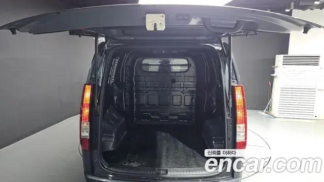 Hyundai Staria 2021 — Photo 20/20