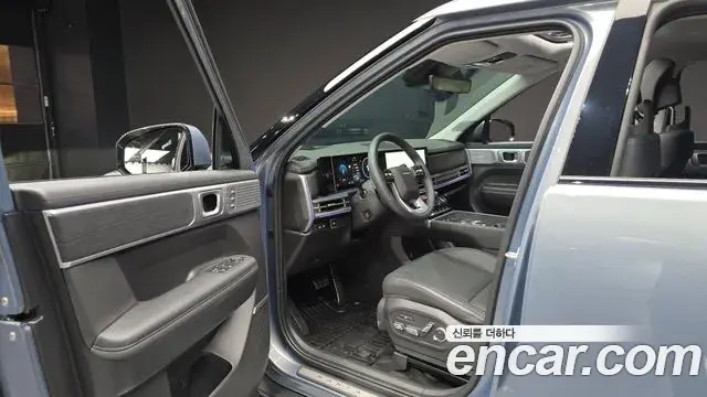 Hyundai Santa Fe 2025 — Фото 8/20