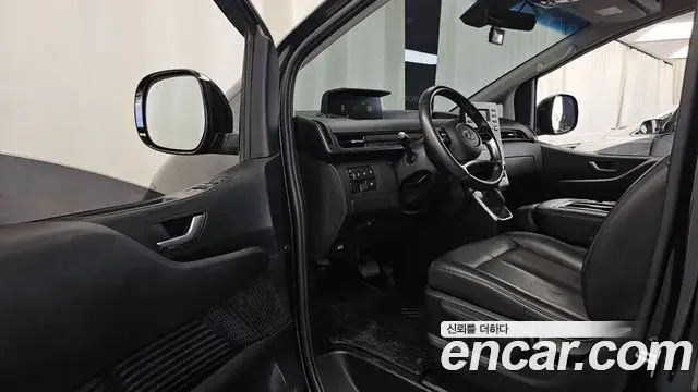 Hyundai Staria 2022 — Фото 10/20