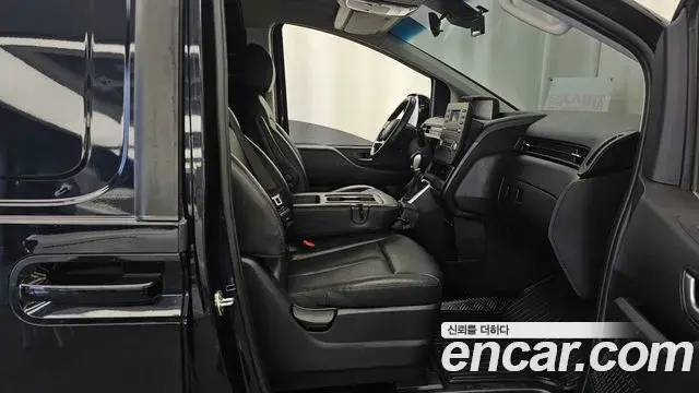 Hyundai Staria 2022 — Фото 11/20