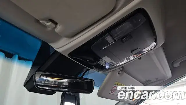 Hyundai Staria 2022 — Фото 17/20