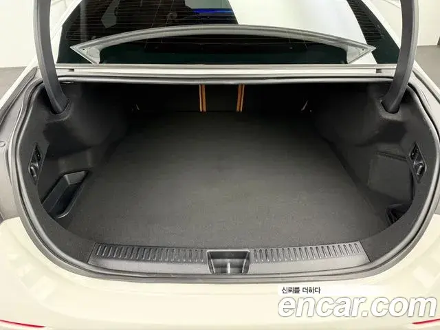 Mercedes-Benz E-Class 2026 — Şəkil 18/20