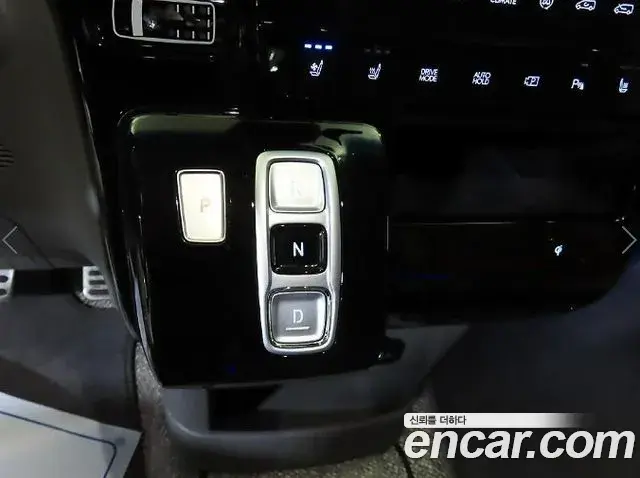 Hyundai Staria 2022 — Фото 12/20