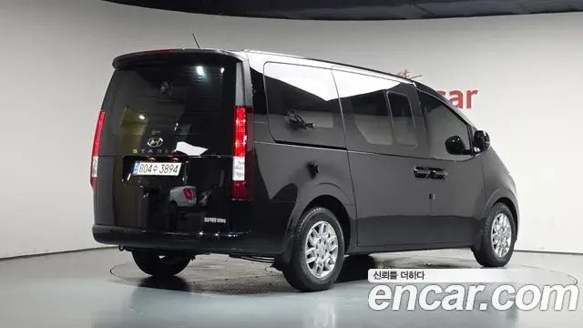 Hyundai Staria 2022 — Фото 2/20