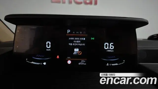 Hyundai Staria 2022 — Фото 8/20
