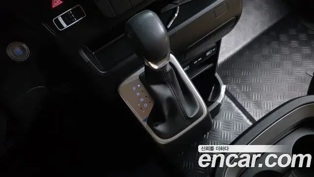 Hyundai Staria 2022 — Фото 9/20