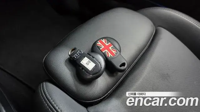 Mini Cooper Countryman 2019 — Photo 4/36