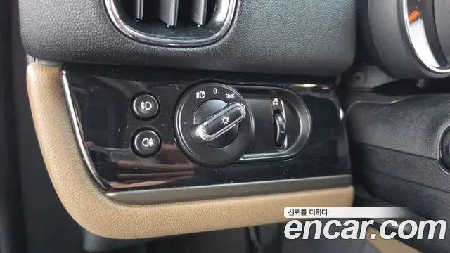 Mini Cooper Countryman 2019 — Photo 27/36